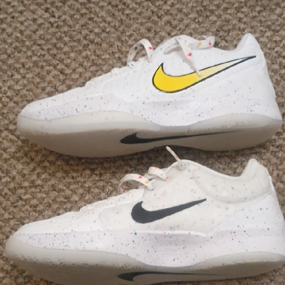 A Pair Of Nike Ja Morants - Picture 2 of 12